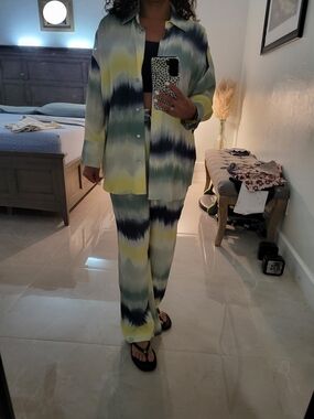 Women’s Tie-Dye Wide-Leg Small Pants Set - Yellow, Navy & Cream Xsmall Shirt